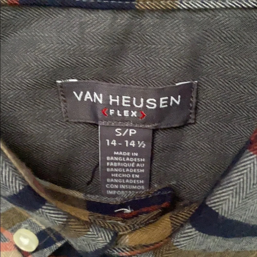 Van Heusen flex plaid longsleeve button down shirt size small 14-14.5